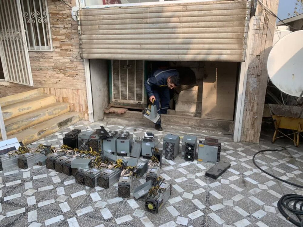 کشف و ضبط 23 ماینر غیرمجاز در شهر چمستان