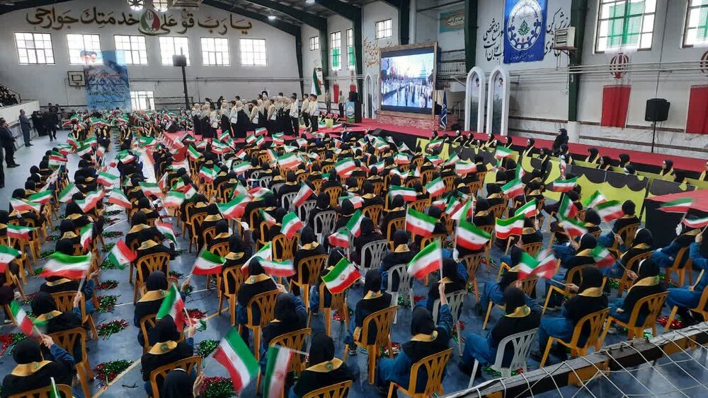 همایش 1000نفری دانش آموزی «یاوران انقلاب، پیشتازان مقاومت» در آمل برگزار شد