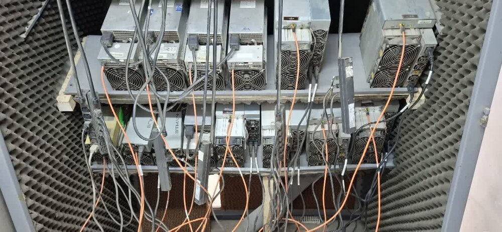 کشف 60 دستگاه ماینر غیرمجاز در شهرک صنعتی رشت