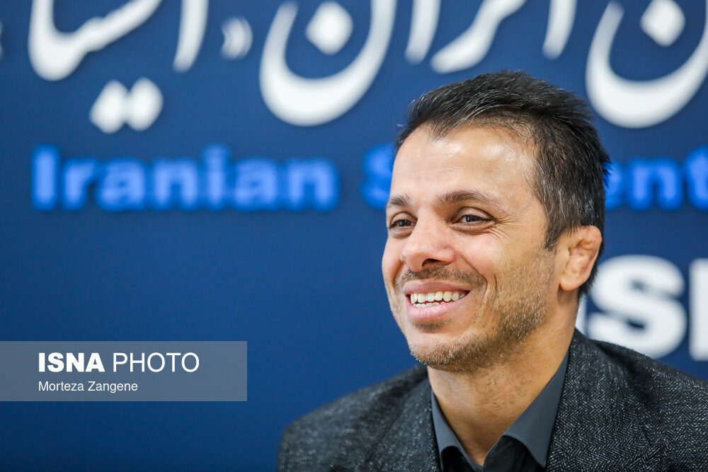 لوح بهترین مربی فرنگی آسیا به «حسن رنگرز» رسید
