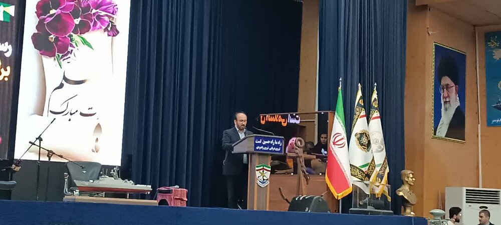 معلمان عامل همبستگی و ترویج کار جمعی هستند