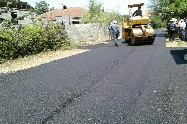 اجرای نهضت آسفالت در روستاهای شهرستان ساری/ آسفالت 10 روستا در دو ماه