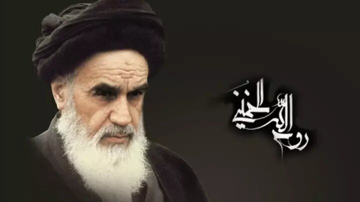 صلابت در برابر ظلم و محبت به محرومان ویژگی بارز رهبر کبیر انقلاب بود