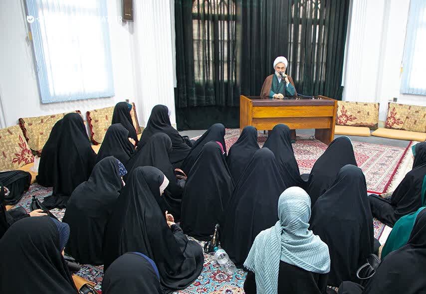 دانش‌آموز باید در برابر تبلیغات غلط آگاه، تحلیل‌گر و مقاوم باشد