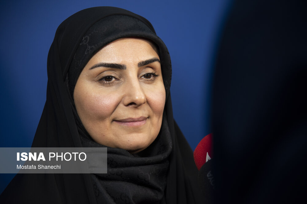 وزیر راه و شهرسازی: ایران به بانوان خود در حوزه‌های علمی و حاکمیتی بها می‌دهد