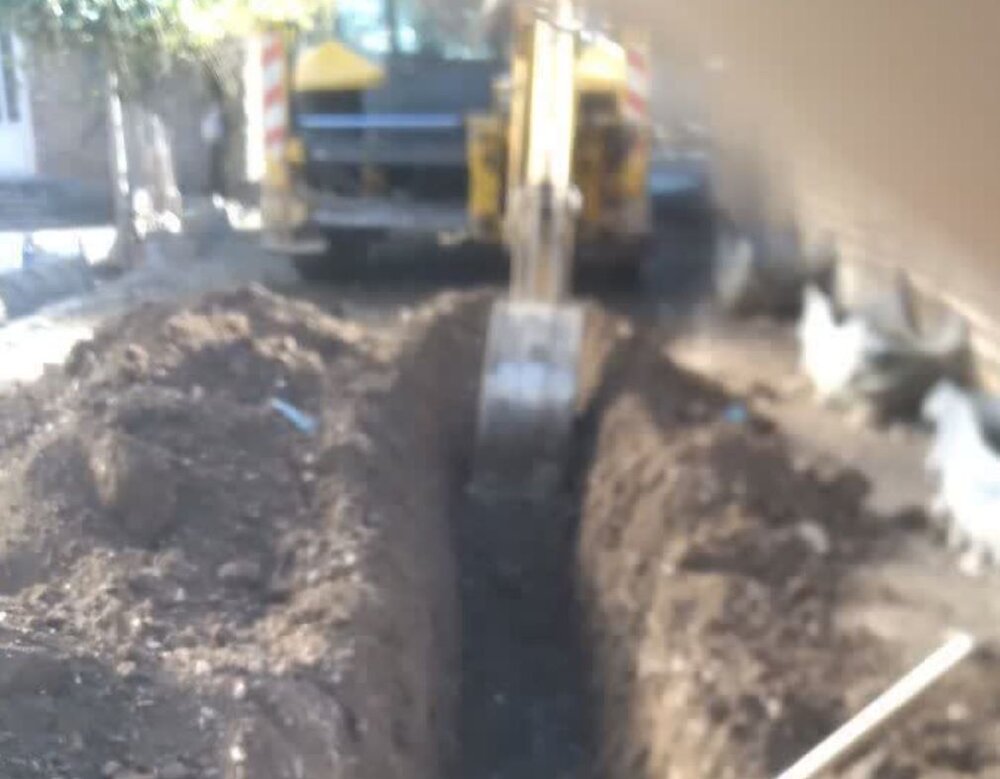 آغاز عملیات نوسازی شبکه آبرسانی در روستای قره‌چشمه مینودشت با همکاری خیر آبرسان