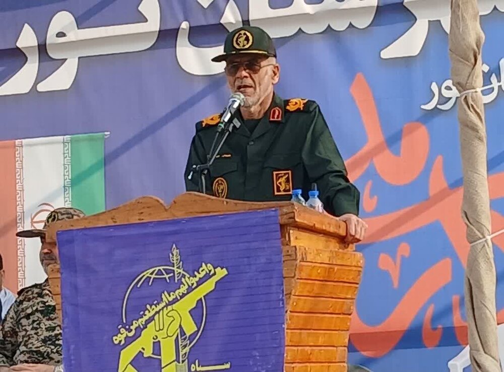 فرمانده دوران دفاع مقدس: مأموریت بسیج پیاده‌سازی گام دوم انقلاب است
