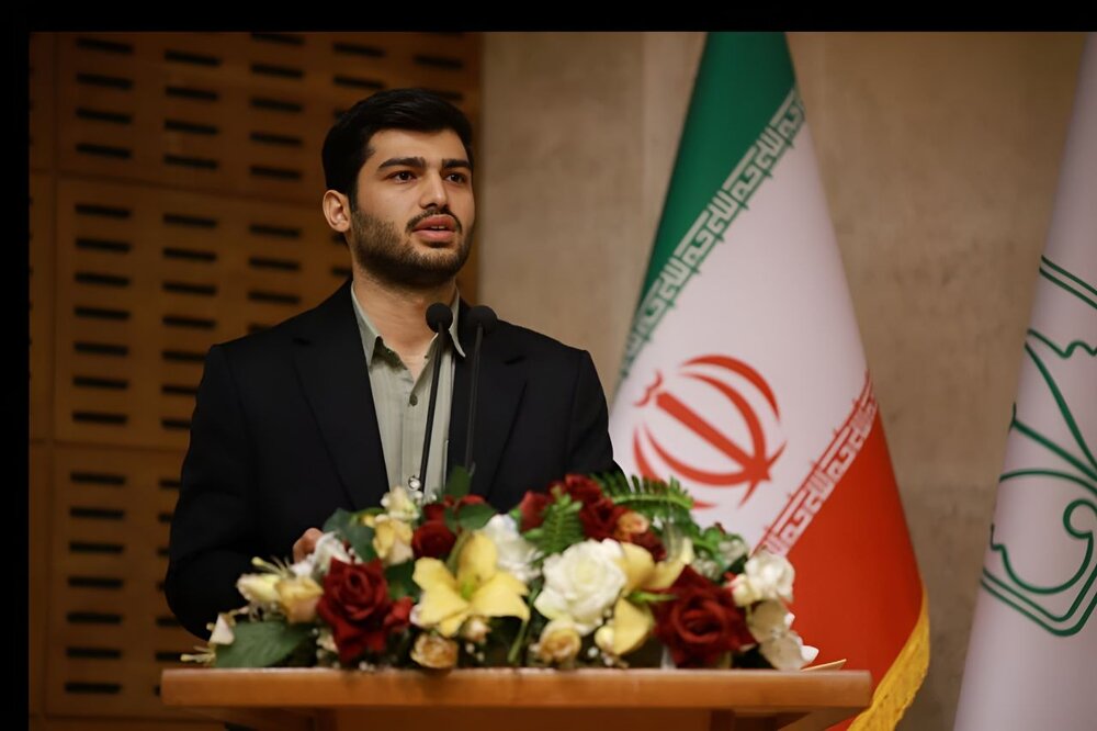 دانشجو باید نسبت به مسائل جامعه و دانشگاه حساس باشد