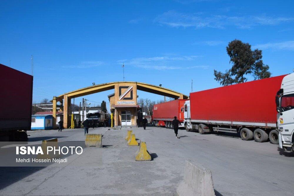 ترافیک مرزی و زیان صادرکنندگان در آستارا/ پیگیری‌های دیپلماتیک ادامه دارد