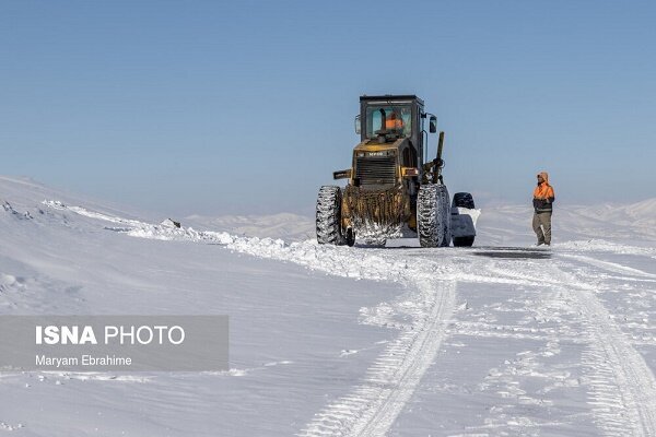 امدادرسانی به 85 خودرو در محورهای برفی مازندران