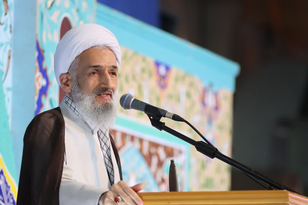 امام جمعه ساری: دولت بر نظارت و کنترل قیمت‌ها در بازار خودرو توجه ویژه‌ای داشته باشد