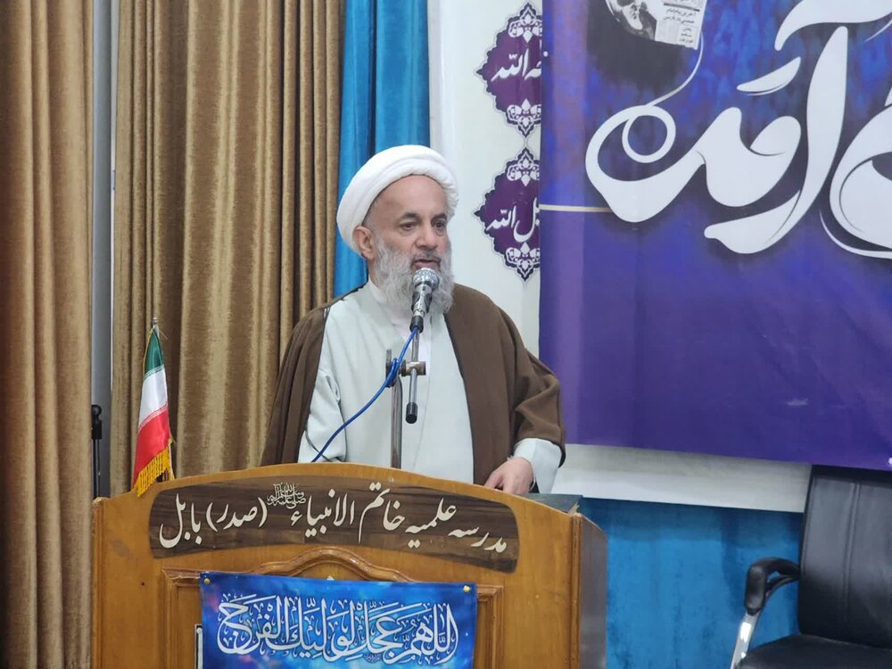 امام جمعه بابل: رهبر انقلاب ترسیم روشنی از ظهور را درقالب انقلاب به جامعه آموخت