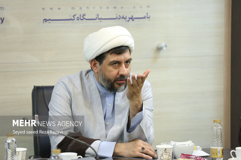 آثار فاخر رسانه‌ای و هنری نقش مؤثری در جنگ روایت‌ها ایفا می‌کند