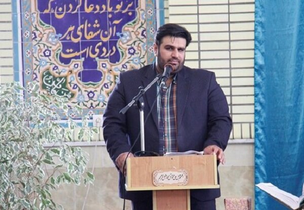 بهترین راه مبارزه با دشمن سلاح وحدت آفرین قرآن و ولایت فقیه است