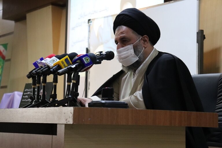 عدم سازش رهبری و ملت ایران با مستکبران موجب طراحی فتنه ها می شود