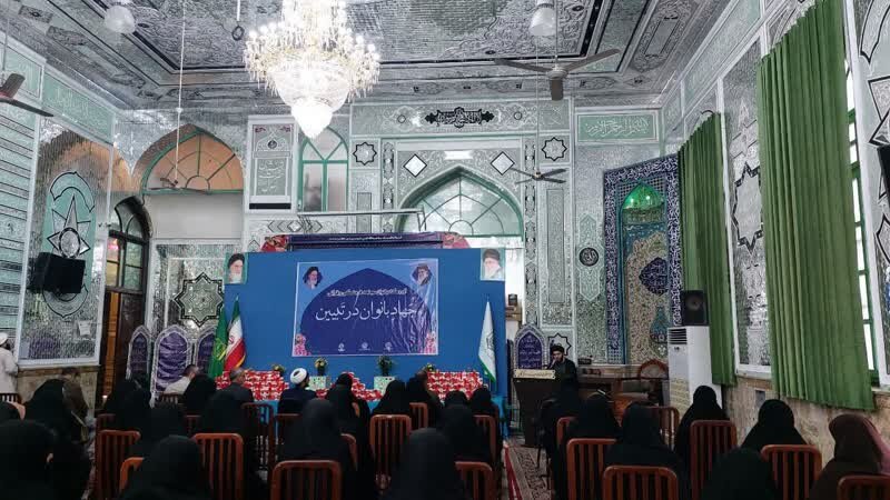 120 بانوی فعال گلستانی در عرصه فرهنگی و قرآنی تجلیل شدند