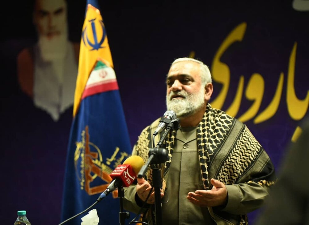 ایجاد امید و شکستن محاصره تبلیغاتی دشمن راه نجات است