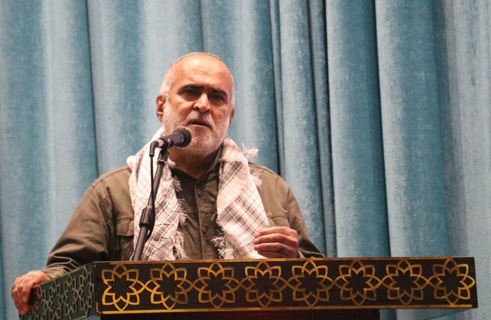 مسئولیت سنگینی متوجه دانش آموز بسیجی است