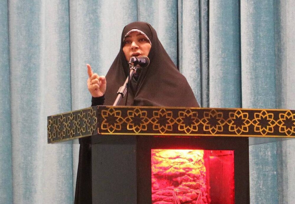 دشمن به دنبال آسیب زدن به جامعه نخبگانی ما است