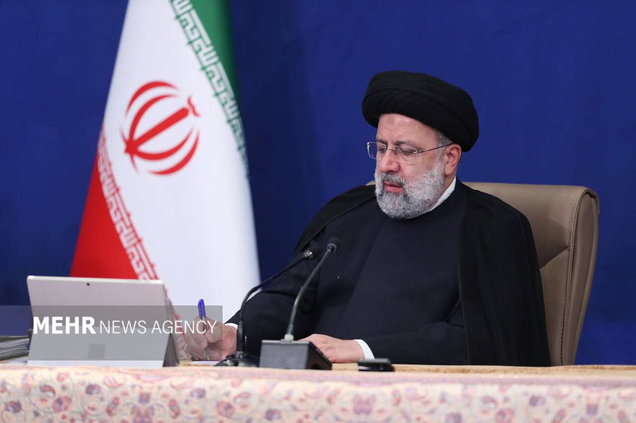 تسلیت رئیس‌جمهور در پی درگذشت مادر شهیدان رحیمی‌کناری
