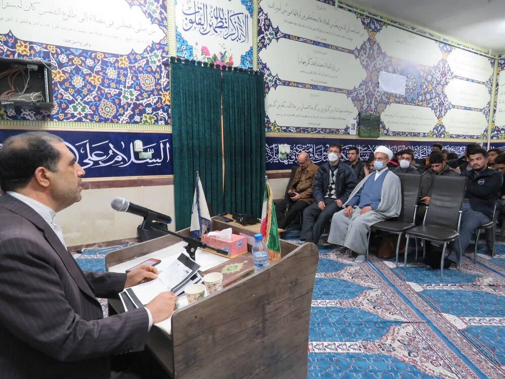 اعتماد به آمریکا دور از بصیرت سیاسی و انقلابی است