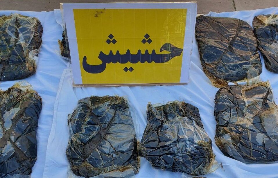 کشف 267 کیلوگرم حشیش از قاچاقچیان در گلستان/2 قاچاقچی دستگیر شدند