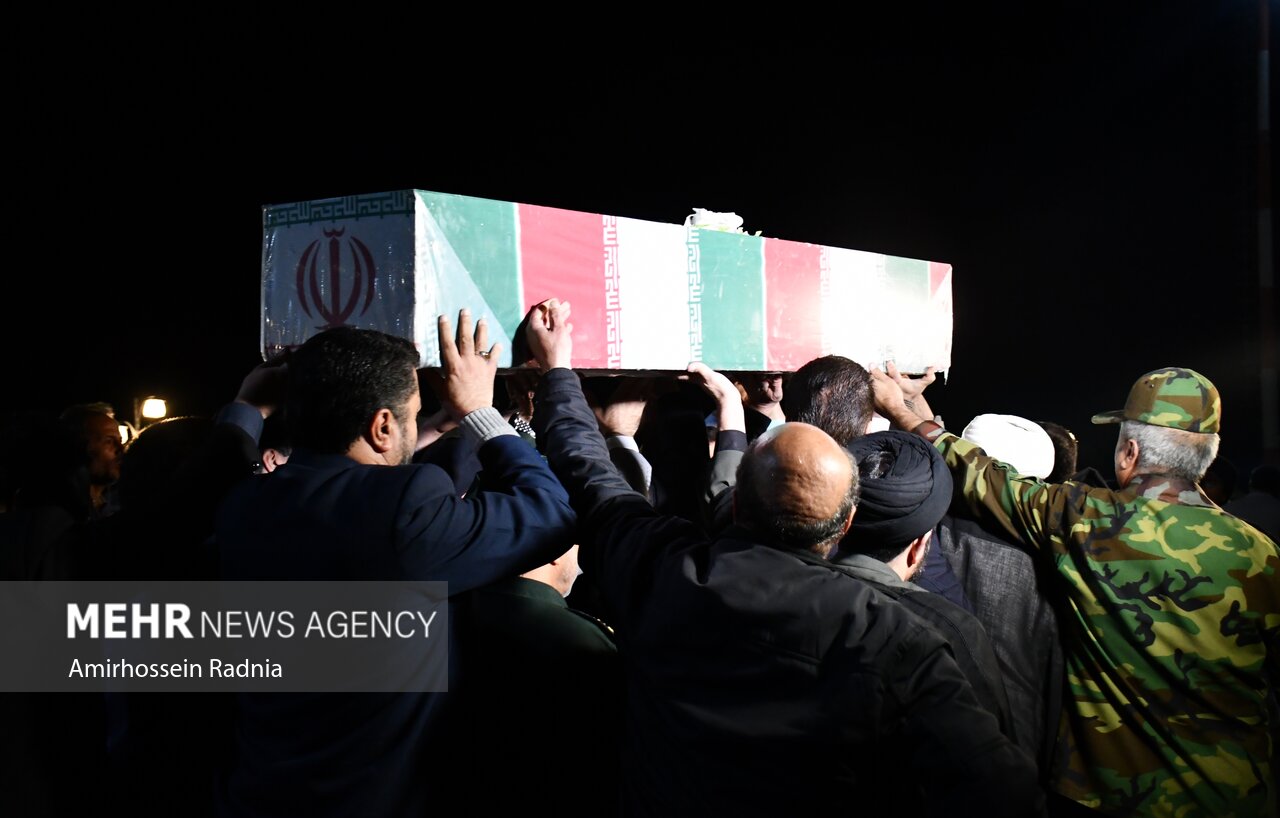 حرکت در مسیر و سیره شهدا ضامن بقا انقلاب است