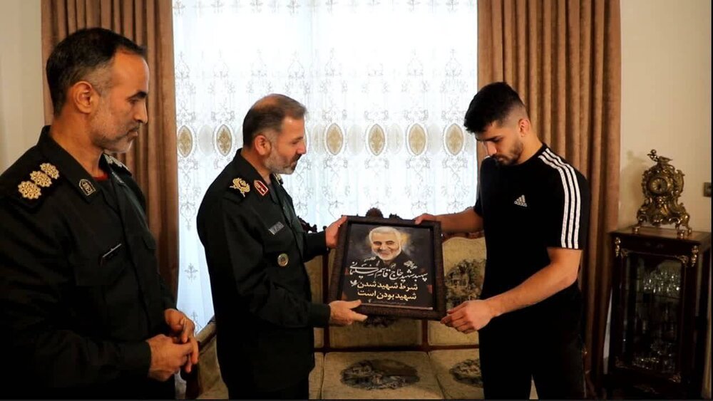 تجلیل از جهان پهلوانان کشتی در مازندران