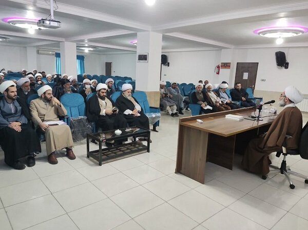 عالمان دینی پاسدار مرزهای فکری و اعتقادی کشور هستند