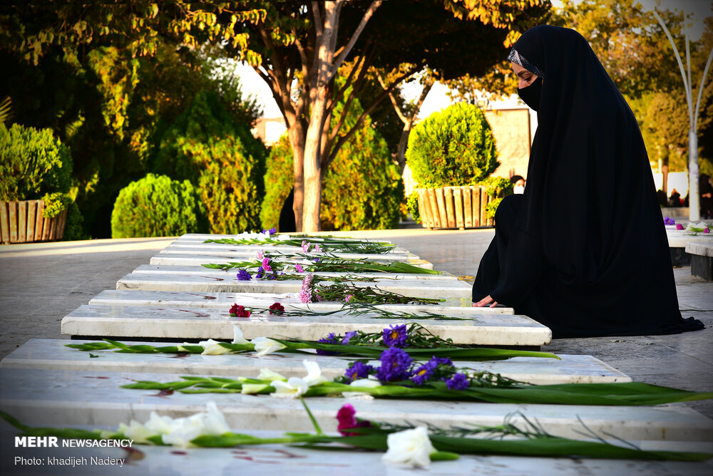 آیین غبارروبی گلزار شهدا با حضور اصحاب رسانه در مازندران