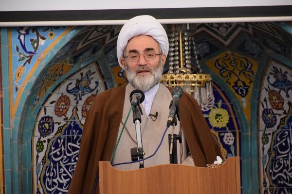 بانوان فعال فرهنگی بارفتار آگاهانه در راستای ترویج حجاب حرکت کنند