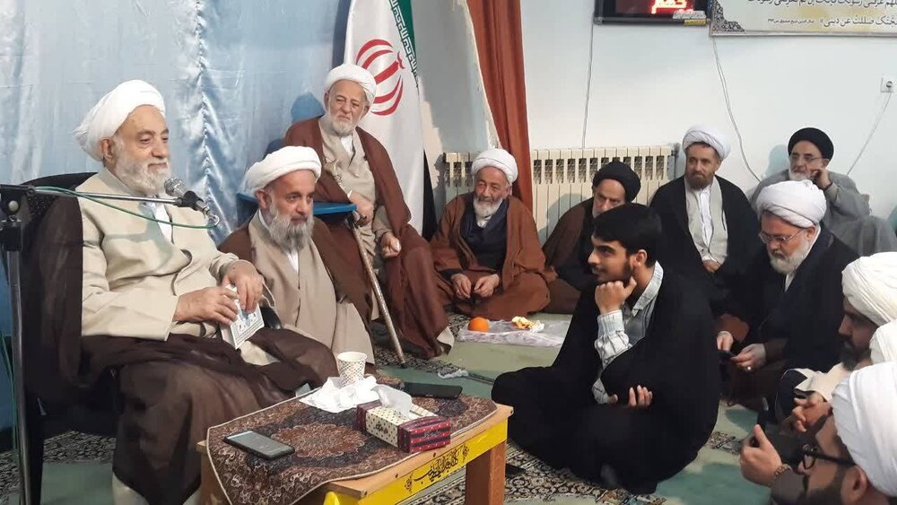 قرآن کریم را از مهجوریت خارج کنیم/فراموشی 22 واجب ملی