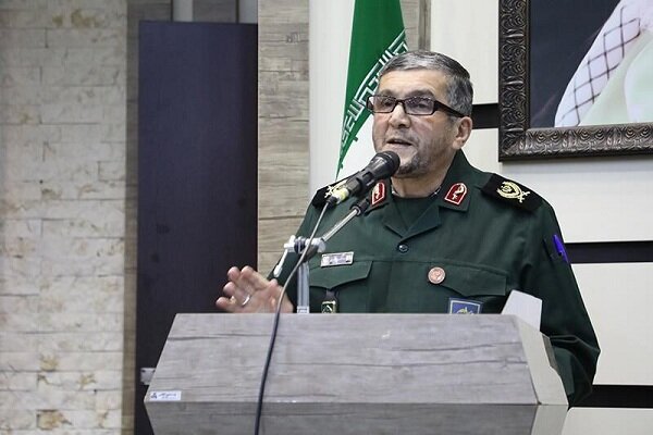 عشایر پاسدار دین و انقلاب و مرزبان میهن اسلامی ما هستند