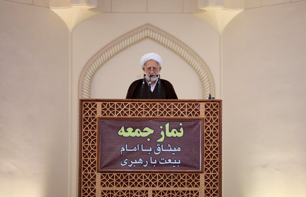 خدمات شخصیت‌های برجسته کشور به درستی بازگو شود