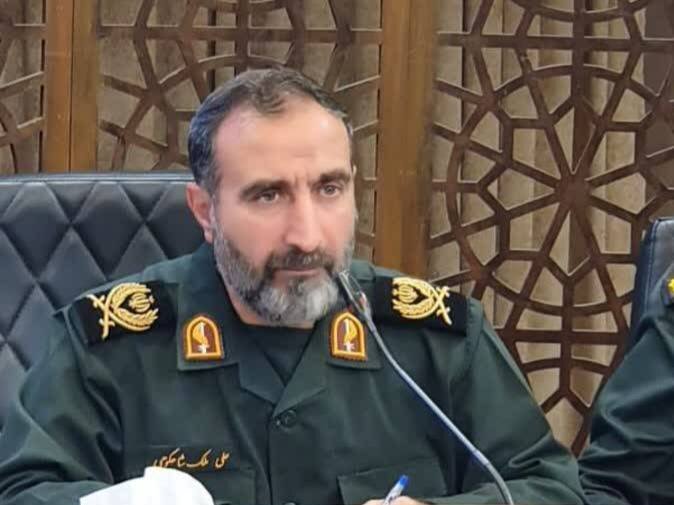 نصب پرچم ایران بر سردر منازل 4 هزار شهید گلستانی
