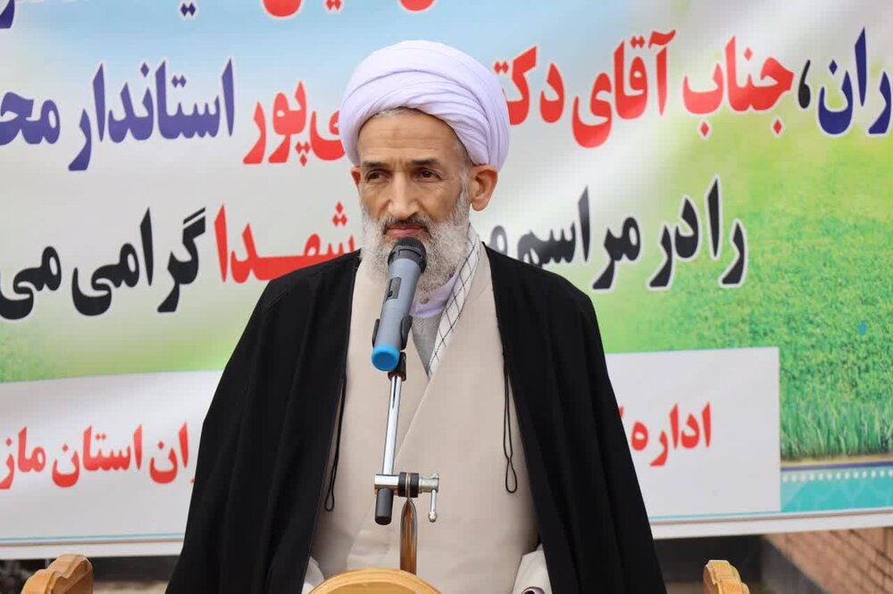 مردم با رهبری حضرت امام معجزه تاریخ را رقم زدند
