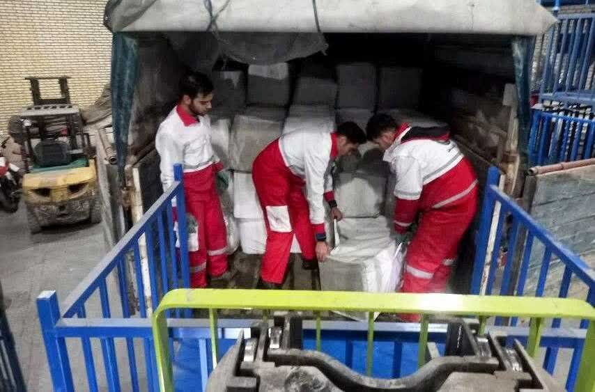 3000 بسته غذایی از گلستان به مناطق زلزله زده خوی ارسال شد