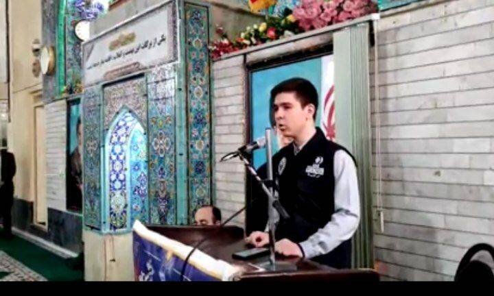 اجرای سرود توسط نوجوان اهل سنت گلستان در وصف امام علی(ع)