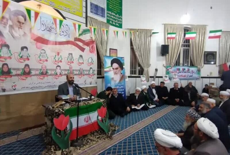 ریش سفیدان و روحانیون برکات انقلاب اسلامی را بازگو کنند