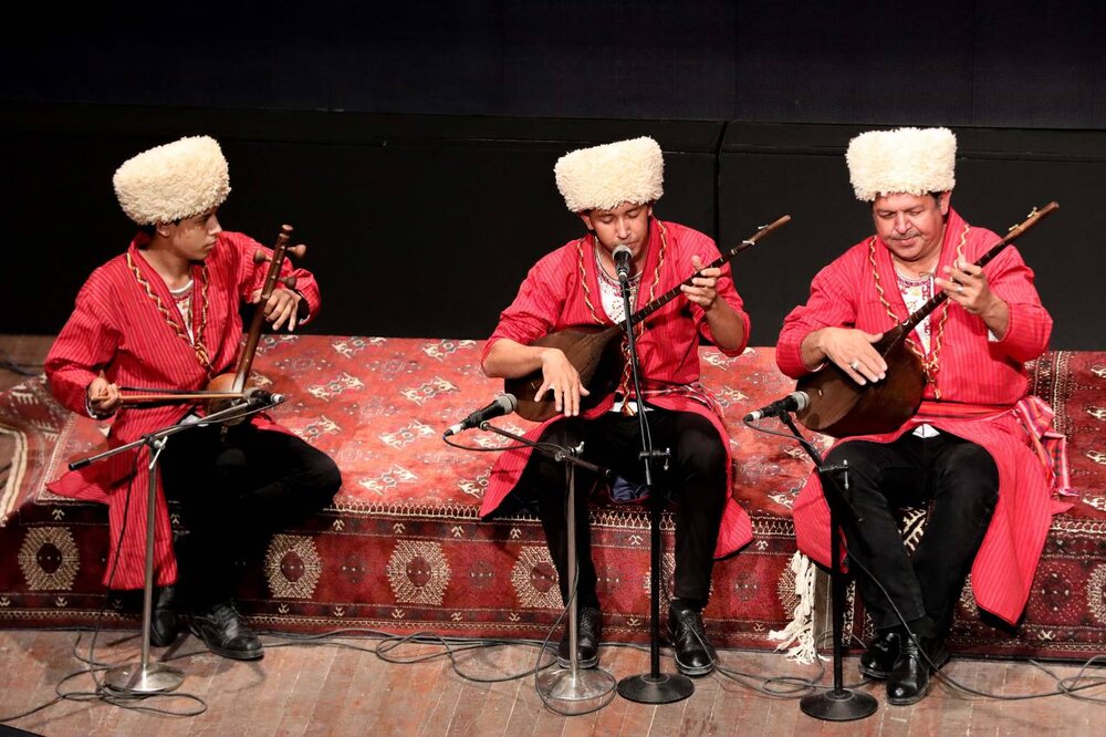 هنرمندی گروه موسیقی ترکمن در اجلاس منطقه ای وحدت اسلامی