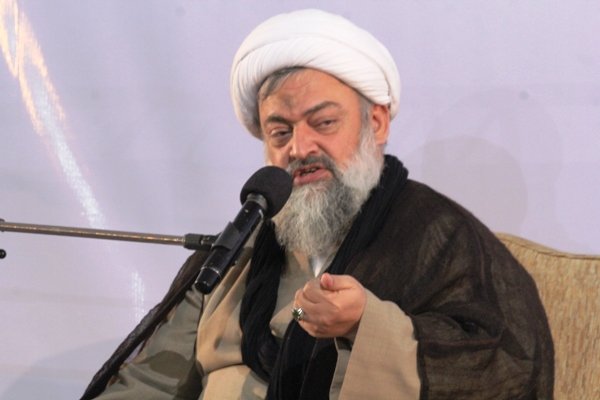 تقویت روحیه ظلم ستیزی از مسیر اقامه نماز می‌گذرد