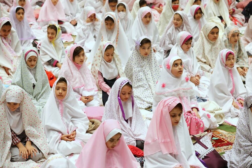 جشن عبادت 313 دانش آموز دختر در گرگان برگزار شد