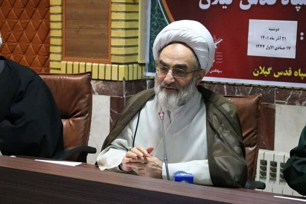 فضای یک شهر اسلامی باید رنگ و بوی معنوی و عرفانی داشته باشد