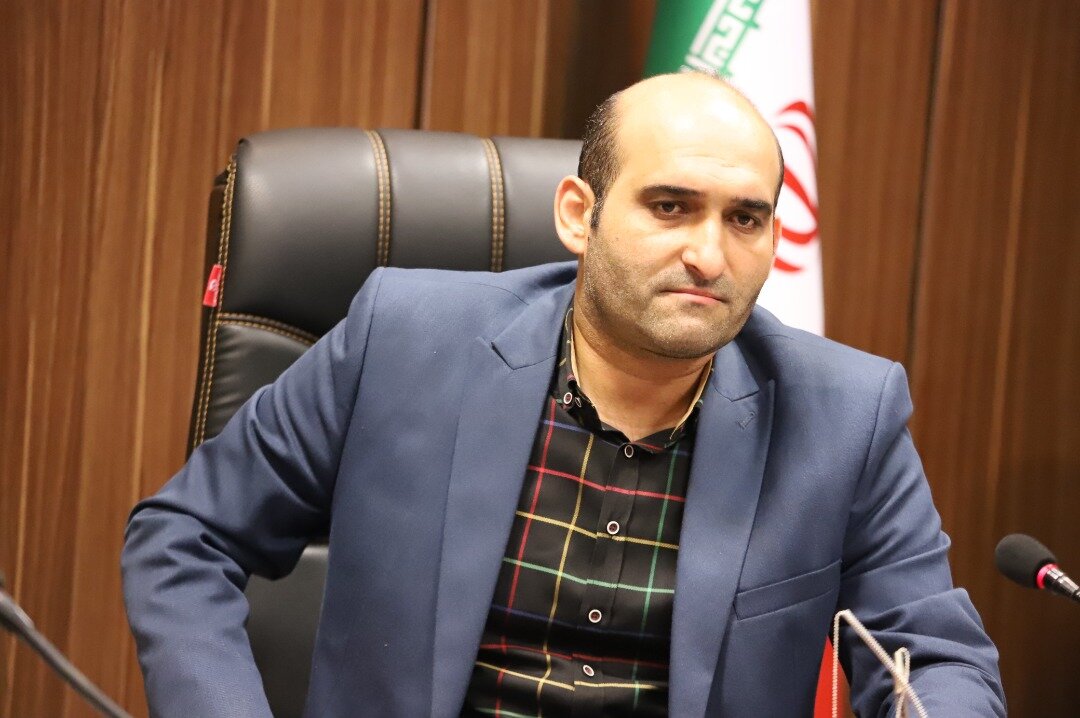 دولت و مجلس مشکلات هنرمندان را حل کنند