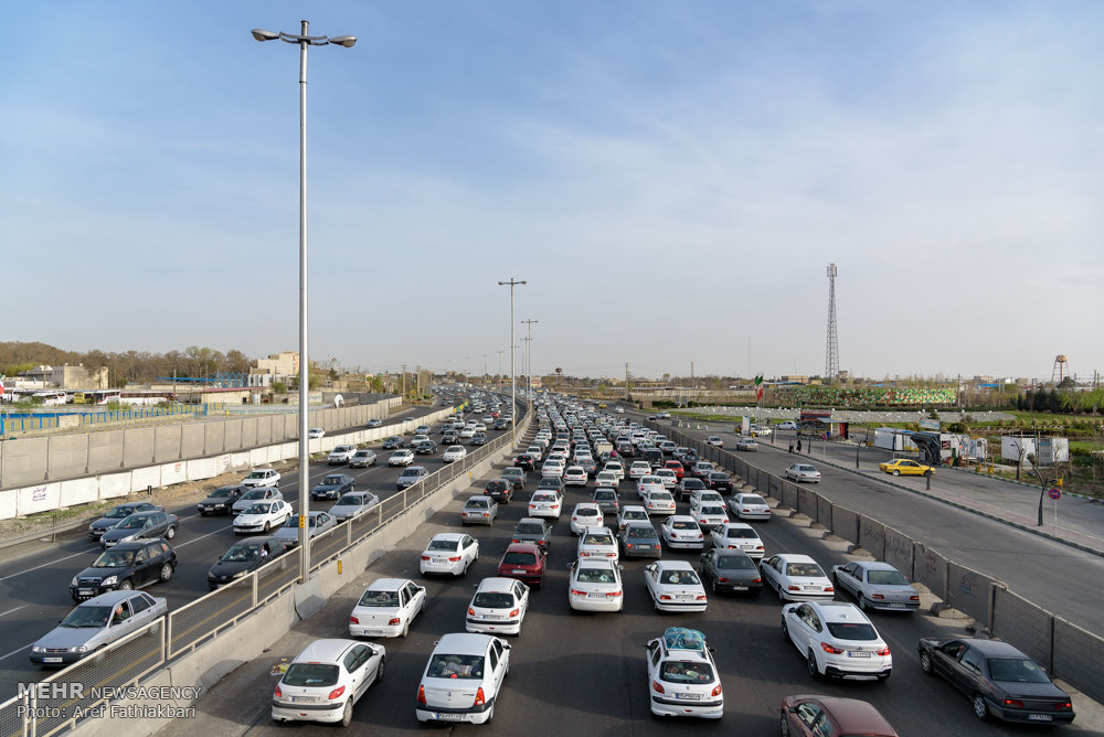 ترافیک در محورهای هراز و کندوان سنگین است