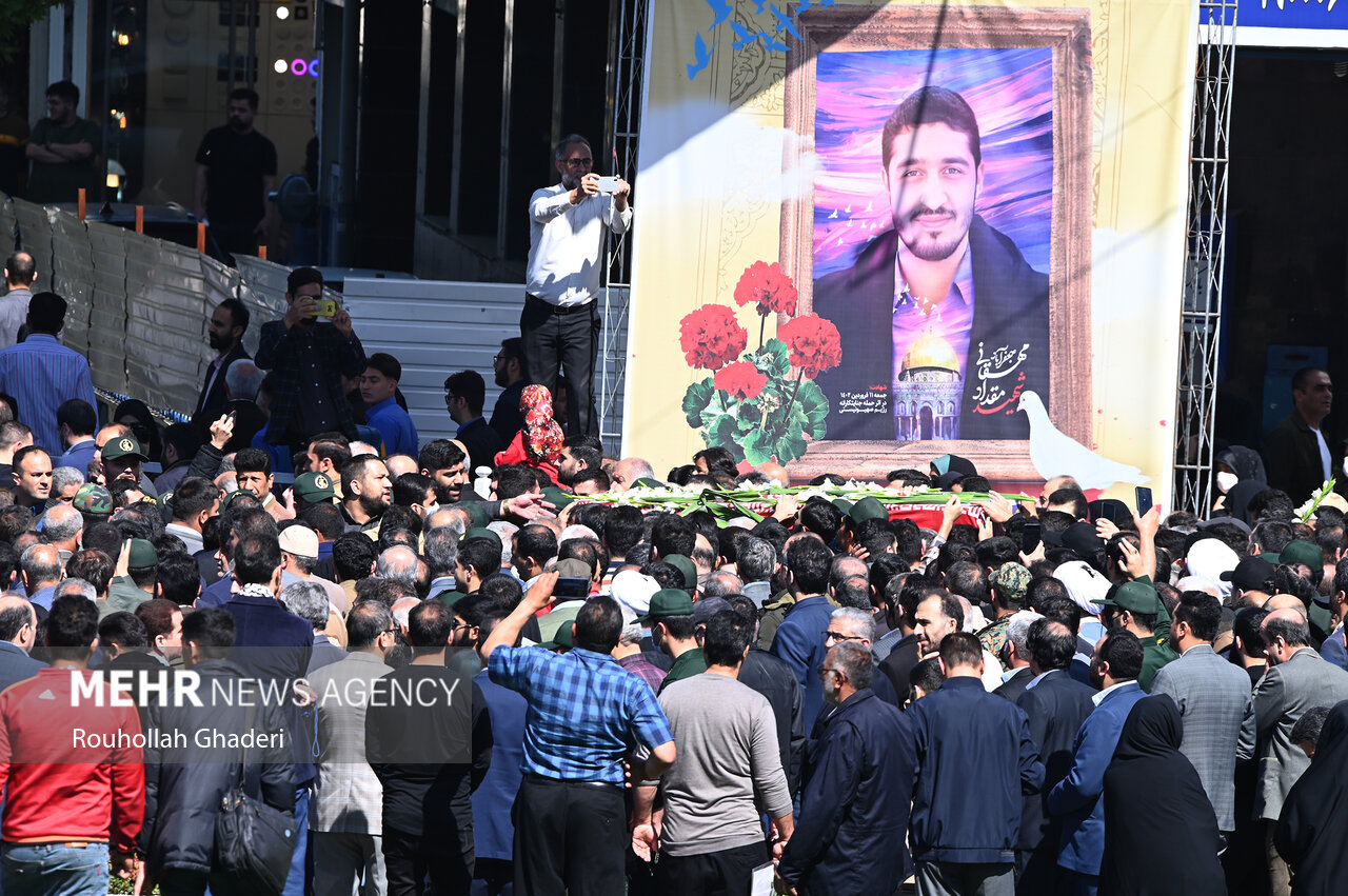 مراسم وداع با پیکر شهید مهقانی در زادگاهش
