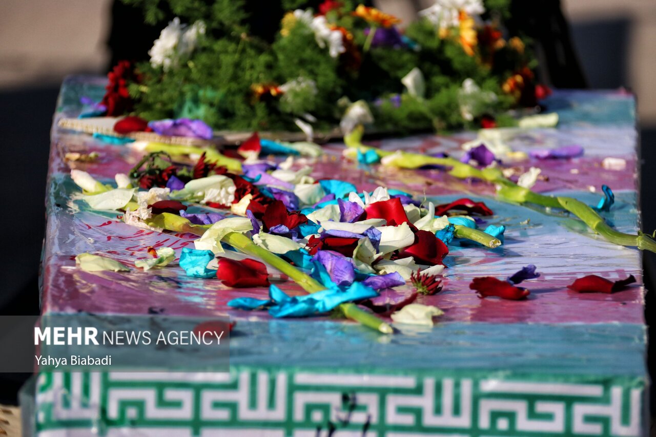 بیستمین​​​​​​​ شهید مدافع حرم گلستان در دل خاک آرام گرفت