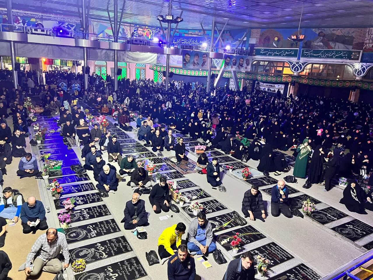 برپایی مراسم لیالی شب اول قدر در گلزار شهدای رشت