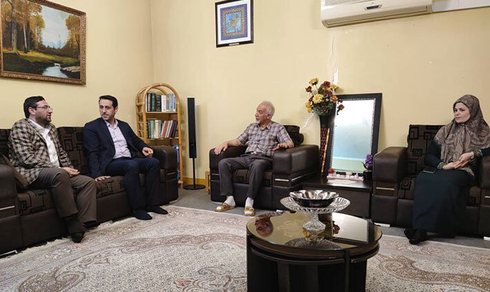 «روایت آینه» در بیت هنرمندان انقلابی پیشکسوت گلستان برگزار شد