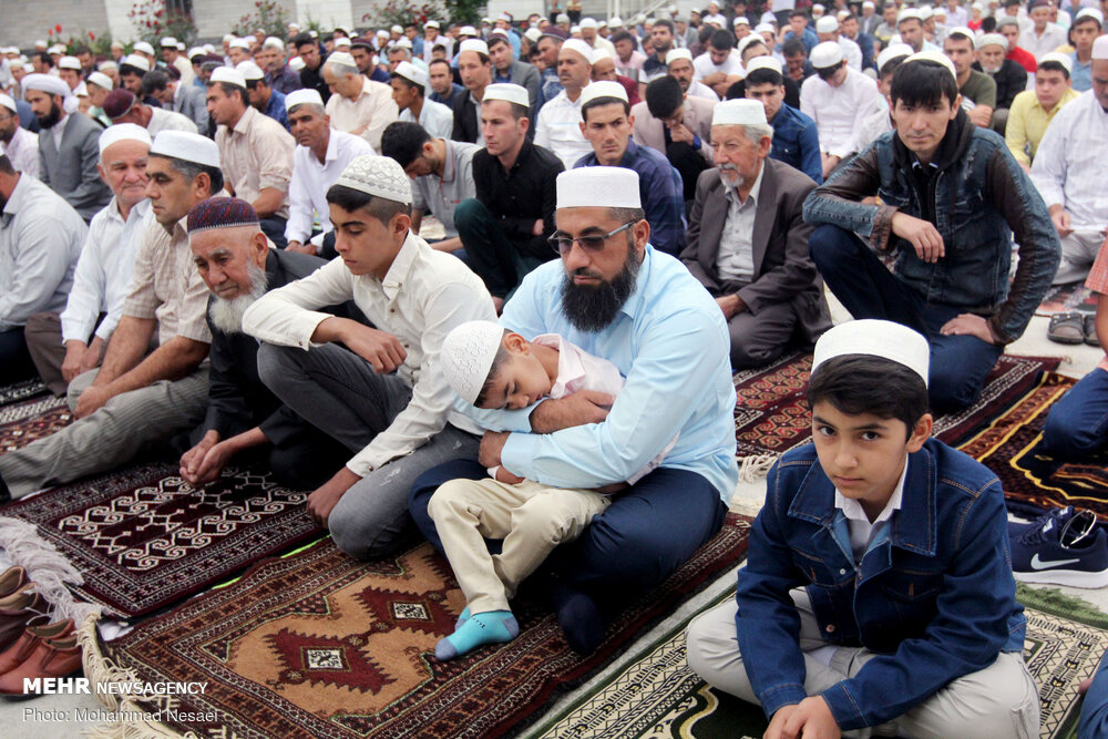 اقامه نماز عید فطر اهل سنت در بندرترکمن